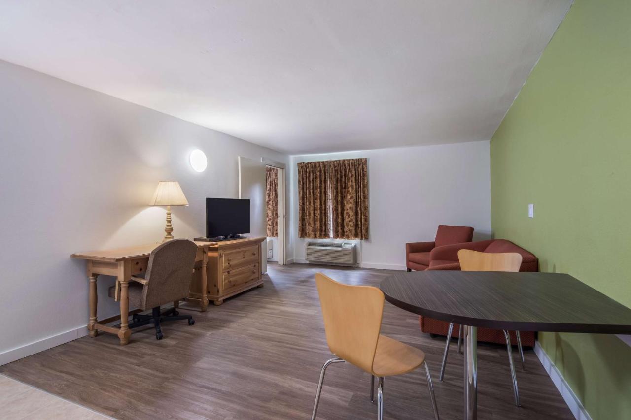 Hotel Oriskany Exterior photo