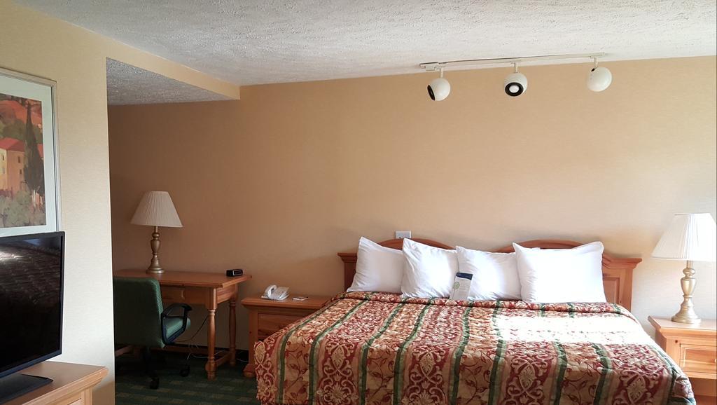 Hotel Oriskany Exterior photo